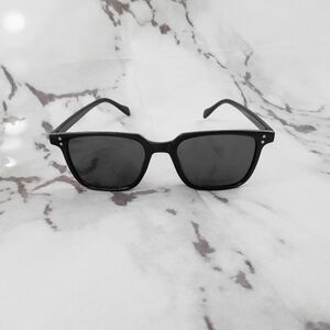 Stylish Black Square Sunglasses